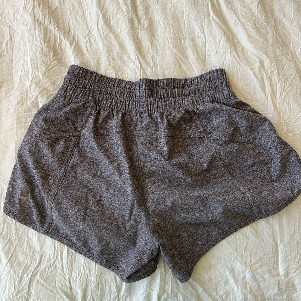 Lululemon Tracker 4” short